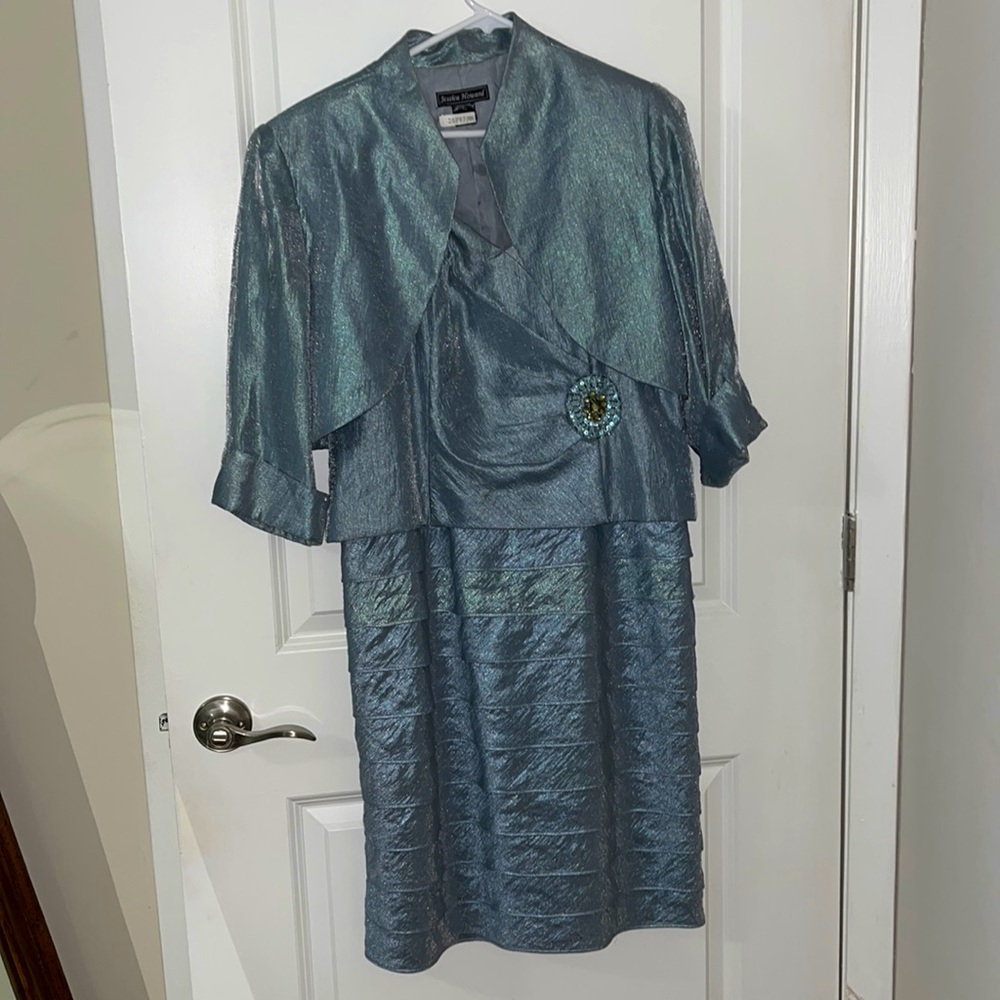 Jessica Howard cocktail sleeveless dress with jacket
